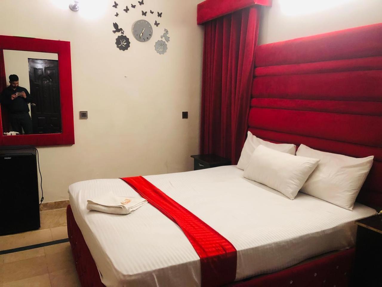 Hotel Royal Grand Lahore Esterno foto