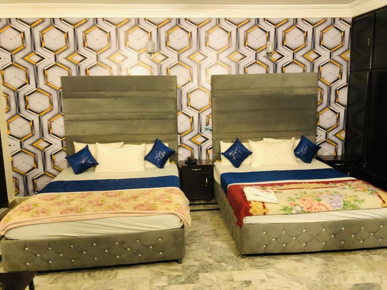 Hotel Royal Grand Lahore Esterno foto